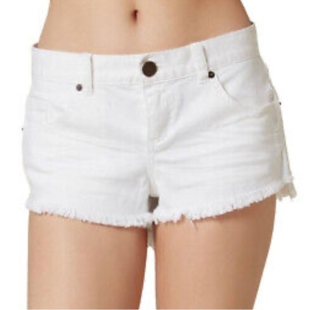 Boston Proper White stretch raw hem jean shorts size 26